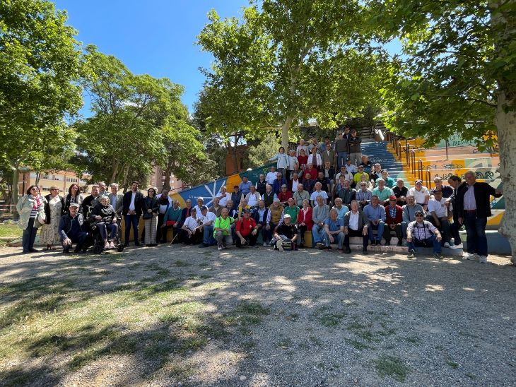 Foto de grupo de los participantes en la XVIII edición del Torneo de Petanca Saica-Arrabal.
