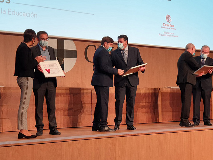 Acto de entrega del reconocimiento de Cáritas Valencia a Saica Group