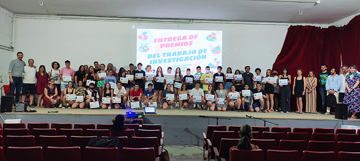 Foto de familia de los premiados y de los tutores con los que han contado en esta edición. (IES Picarral)