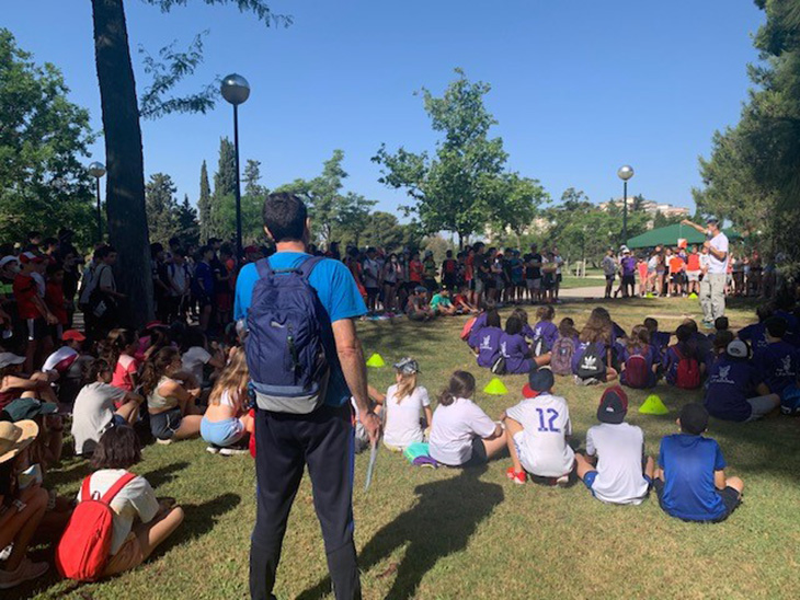 Explicaciones a los participantes en las jornadas, que han tenido lugar en el Parque Tío Jorge de Zaragoza (FARO).