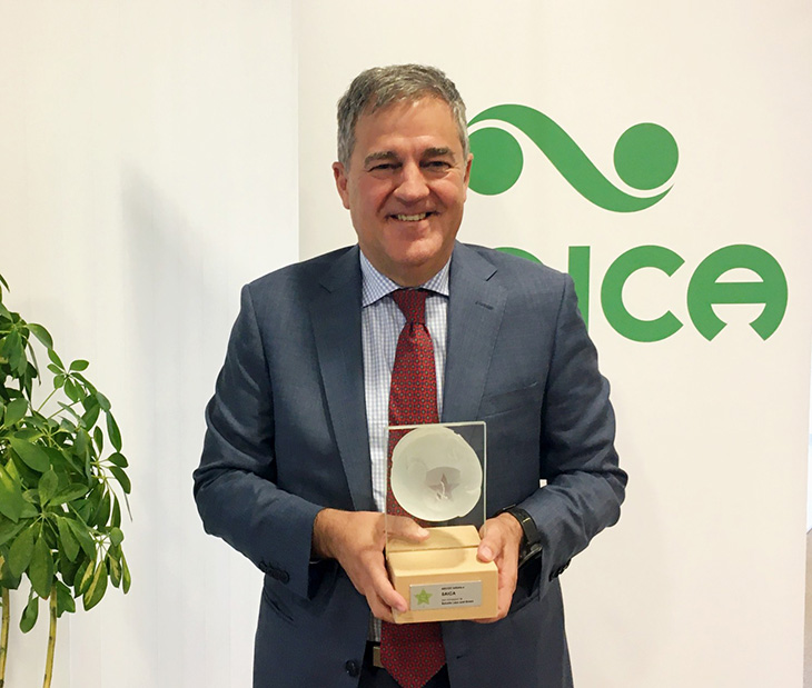 Ramón Alejandro recoje premio